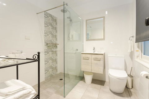 Blue Door Apartments - Accommodation Bookings 1