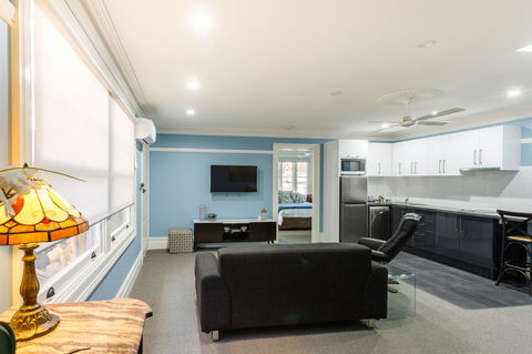 Blue Door Apartments - Accommodation Bookings 14