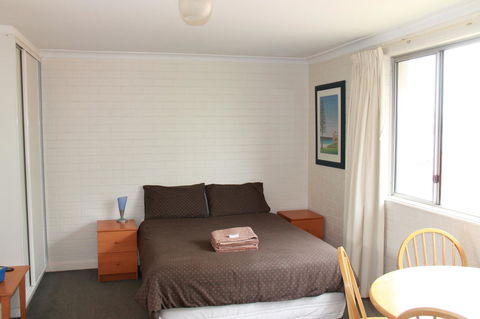 Malibu Apartments - Perth - Accommodation Bookings 3