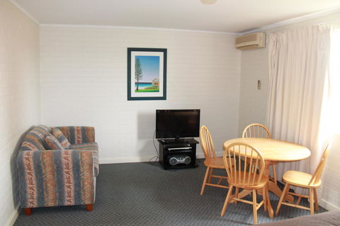 Malibu Apartments - Perth - Accommodation Bookings 7