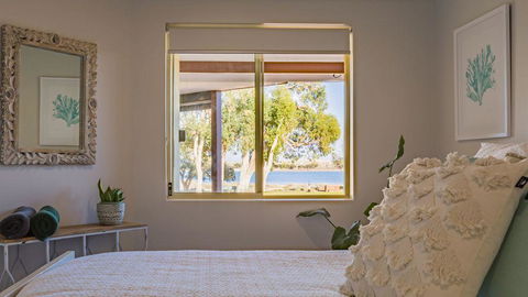 Starboard Views Kalbarri - River Front Apartment - Accommodation Bookings 5