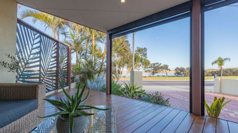 Starboard Views Kalbarri - River Front Apartment - Accommodation Bookings 1