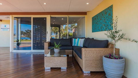 Starboard Views Kalbarri - River Front Apartment - Accommodation Bookings 9