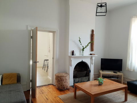 Captain\'s Heritage Cottage - Central Fremantle 2 Bedroom Historic Cottage - Accommodation Bookings 10