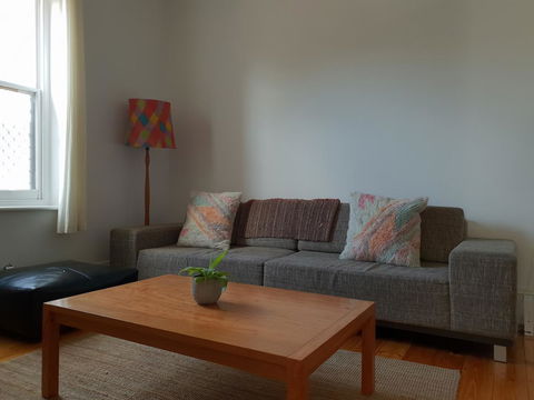 Captain\'s Heritage Cottage - Central Fremantle 2 Bedroom Historic Cottage - Accommodation Bookings 9