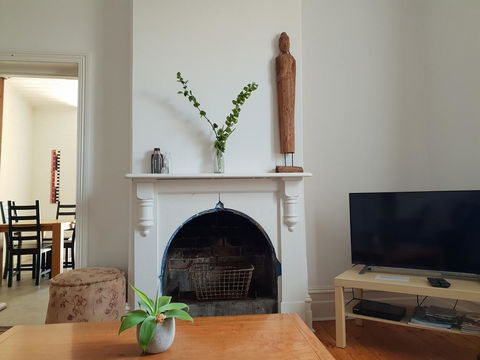 Captain\'s Heritage Cottage - Central Fremantle 2 Bedroom Historic Cottage - Accommodation Bookings 8