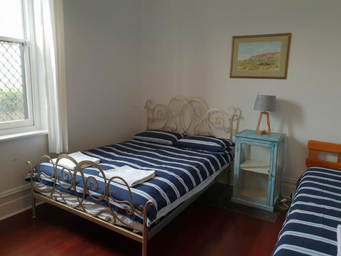Captain\'s Heritage Cottage - Central Fremantle 2 Bedroom Historic Cottage - Accommodation Bookings 6
