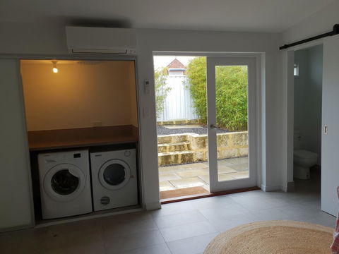 Captain\'s Heritage Cottage - Central Fremantle 2 Bedroom Historic Cottage - Accommodation Bookings 14