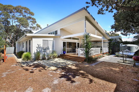 Calming Waters - Pet Friendly - Community Pool - Accommodation Bookings 32