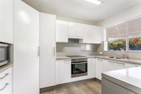 Laman Lodge, Unit 2, 15 Laman Street - Accommodation Bookings 7
