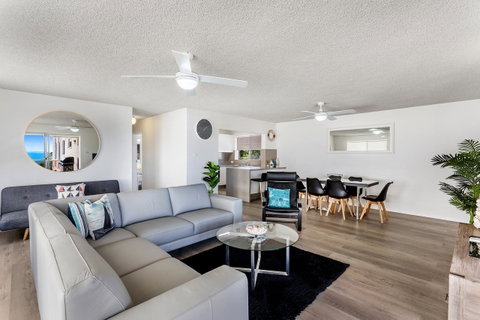 Laman Lodge, Unit 2, 15 Laman Street - Accommodation Bookings 3