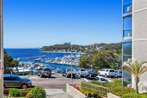 Laman Lodge, Unit 2, 15 Laman Street - Accommodation Bookings 16