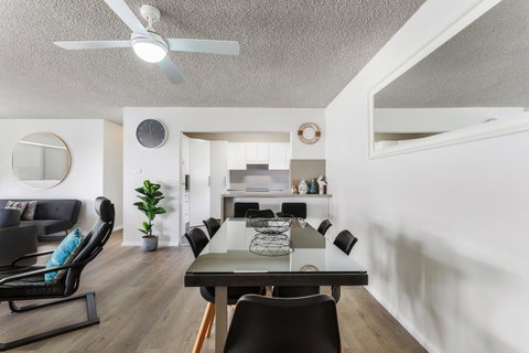 Laman Lodge, Unit 2, 15 Laman Street - Accommodation Bookings 5