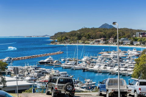 Laman Lodge, Unit 2, 15 Laman Street - Accommodation Bookings 15