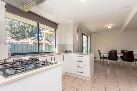 Country Comfort Perth - Accommodation Bookings 12