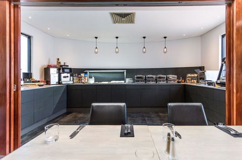 Country Comfort Perth - Accommodation Bookings 9