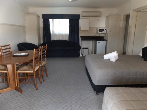 Ben Chifley Motor Inn - Accommodation Bookings 24