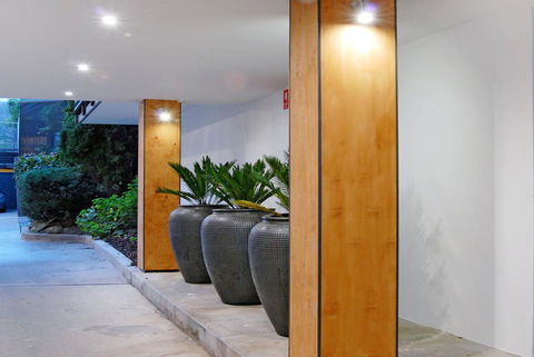 Hotel Nelson - Accommodation Bookings 24