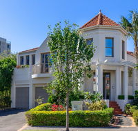 Kensington Self-Contained Modern House 89BROM - Accommodation Bookings
