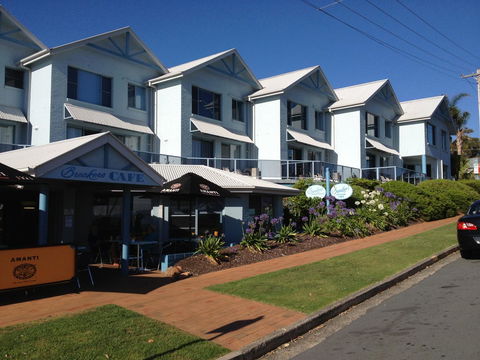 Breakers Apartments - Accommodation Bookings 0