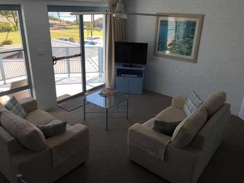 Breakers Apartments - Accommodation Bookings 12