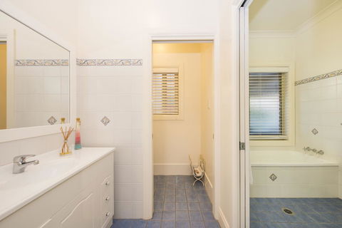 Colonial Court Villas - Accommodation Bookings 6