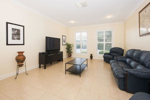 Colonial Court Villas - Accommodation Bookings 8