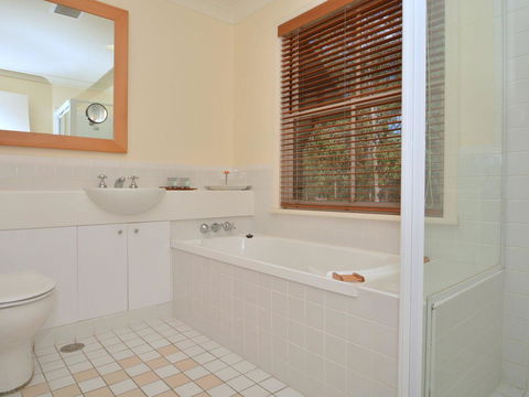 Villa 2br Prosecco Villa Located Within Cypress Lakes Resort - Accommodation Bookings 13