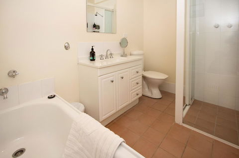 Stay In Mudgee The Grove, The Church, And Premium Private Homestead - Accommodation Bookings 16