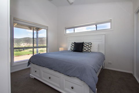 Stay In Mudgee The Grove, The Church, And Premium Private Homestead - Accommodation Bookings 6