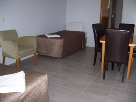 Glenwood Tourist Park & Motel - Accommodation Bookings 12