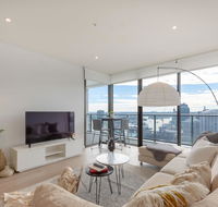 High Rise apt in Heart of Sydney wt Harbour View - Accommodation Bookings