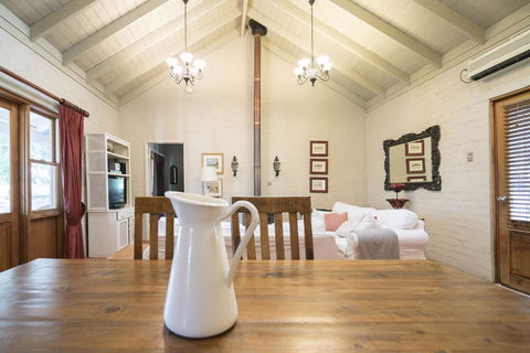 Thistle Hill Guesthouse - Walk To Many Wineries And Restaurants - Accommodation Bookings 30