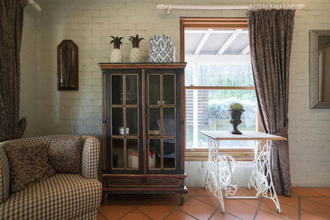 Thistle Hill Guesthouse - Walk To Many Wineries And Restaurants - Accommodation Bookings 24
