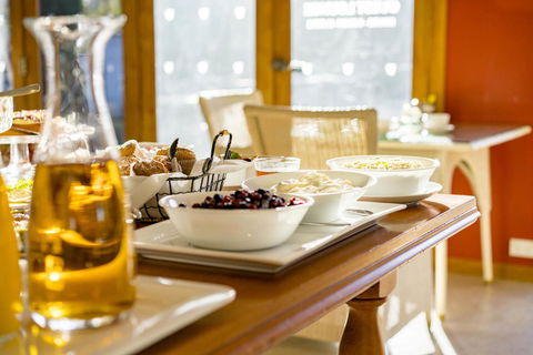 Thistle Hill Guesthouse - Walk To Many Wineries And Restaurants - Accommodation Bookings 14