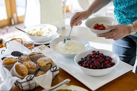 Thistle Hill Guesthouse - Walk To Many Wineries And Restaurants - Accommodation Bookings 9