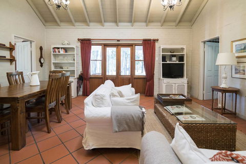 Thistle Hill Guesthouse - Walk To Many Wineries And Restaurants - Accommodation Bookings 33