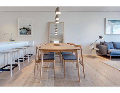 Oceanside Elegance At Superb Home Steps From Sand - Accommodation Bookings 6