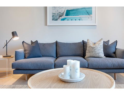 Oceanside Elegance At Superb Home Steps From Sand - Accommodation Bookings 7