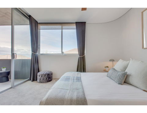 Oceanside Elegance At Superb Home Steps From Sand - Accommodation Bookings 10