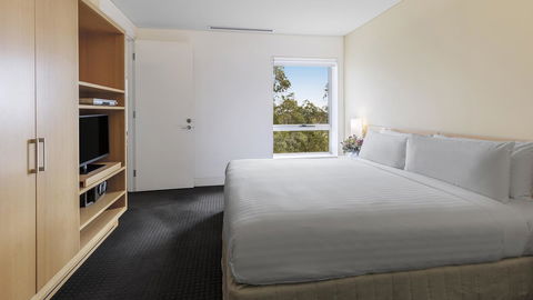 Oaks Cypress Lakes Resort - Accommodation Bookings 12