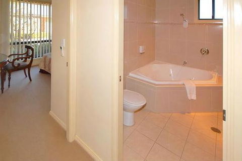 Potters Apartments - Accommodation Bookings 12
