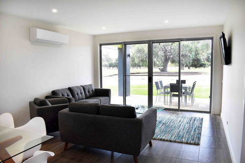 Comfort Suites Clubarham Golf Resort - Accommodation Bookings 14