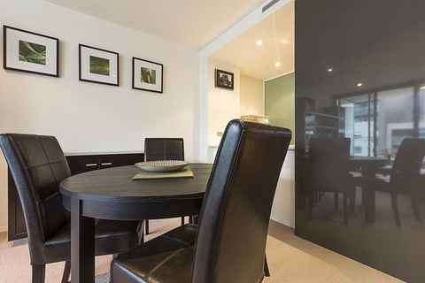 Lakefront 116 Kingston ACT - Accommodation Bookings 13
