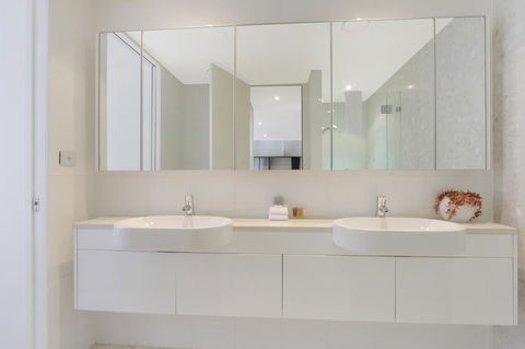 Lakefront 116 Kingston ACT - Accommodation Bookings 19