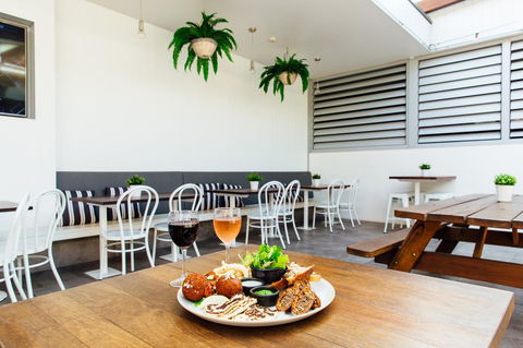 Coniston Hotel Wollongong - Accommodation Bookings 10