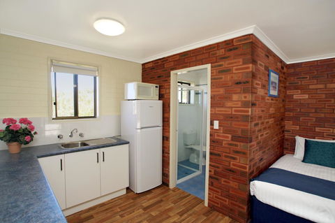 Pelican Motor Inn - Accommodation Bookings 36