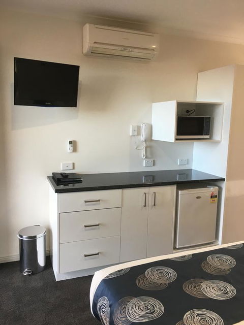 Pelican Motor Inn - Accommodation Bookings 8
