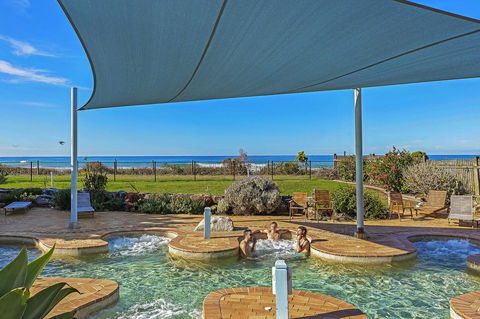 Blue Lagoon Beach Resort - Accommodation Bookings 3