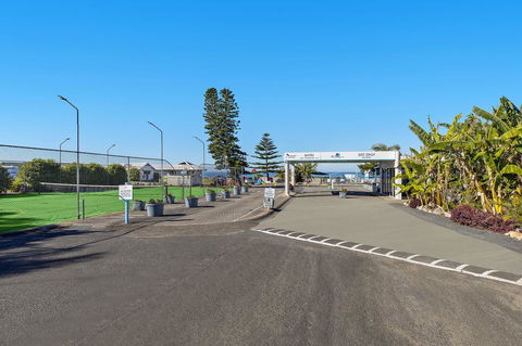 Blue Lagoon Beach Resort - Accommodation Bookings 10
